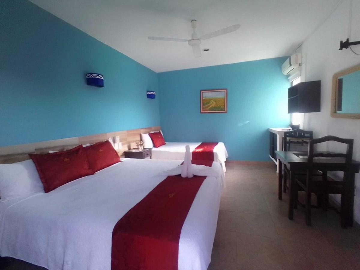 Hotel Acuario Playa Del Carmen Buitenkant foto