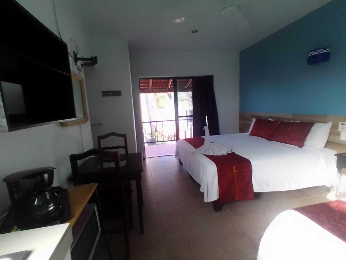 Hotel Acuario Playa Del Carmen Buitenkant foto